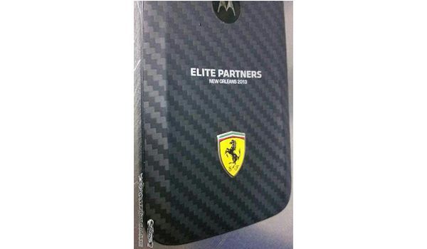 Presunta immagine del Motorola Droid Ultra in collaborazione con Ferrari