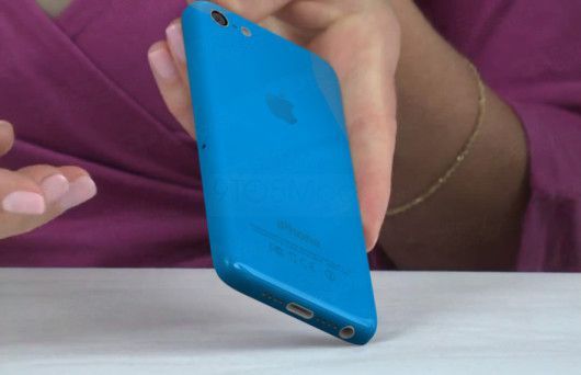 iphone_hand1-530x342