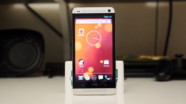 htc-one-google-play-edition-aa-front-standing
