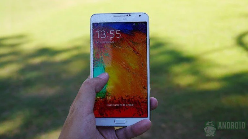 samsung-galaxy-note-3-drop-test-cracked-screen-aa-11