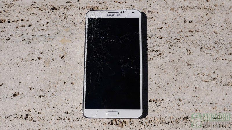 samsung-galaxy-note-3-drop-test-cracked-screen-aa-3