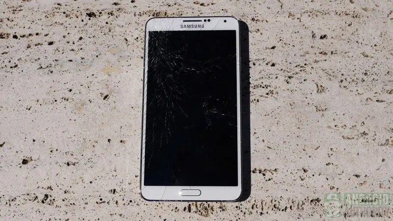 samsung-galaxy-note-3-drop-test-cracked-screen-aa-3