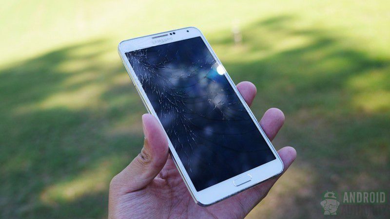 samsung-galaxy-note-3-drop-test-cracked-screen-aa-9