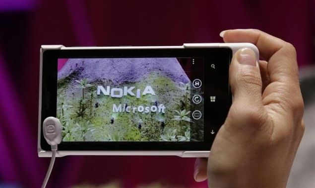 nokia-microsoft-lumia-phone-reuters-635