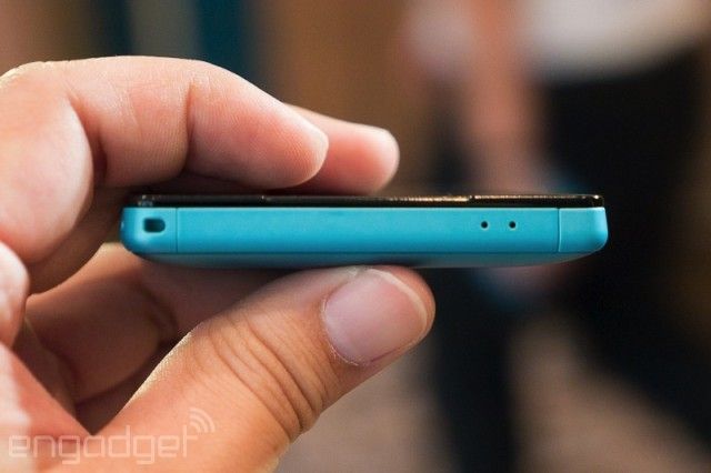 Xperia-Z2a-Hands-on_13-640×426
