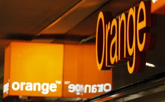 Orange: è periodo di saldi sullo store on line