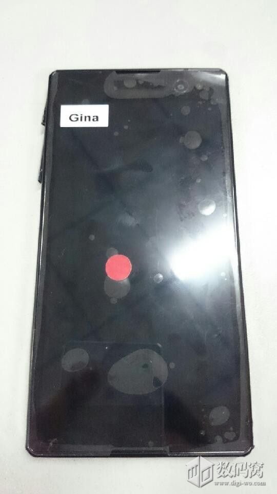 Leak-Selfie_1