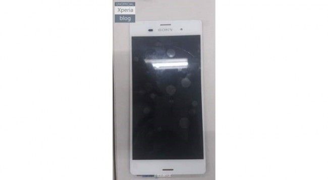 Sony-Xperia-Z3-Leaks-in-Live-Photo-Alongside-Xperia-Z3-Compact