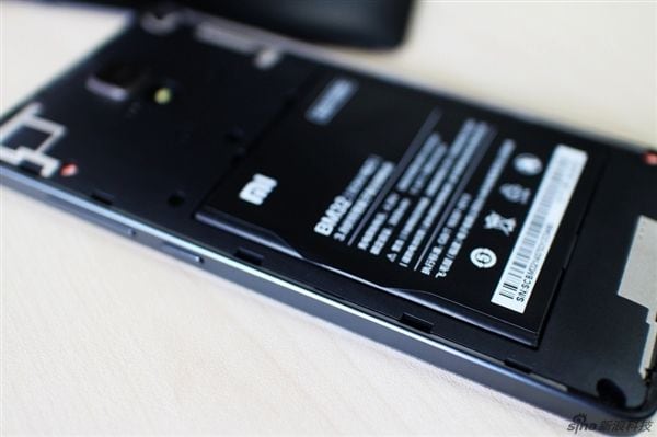xiaomi-mi4-rimozione-cover-posteriore.jpg2
