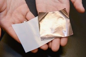 Inventata batteria per smartphone che avverte quando si surriscalda