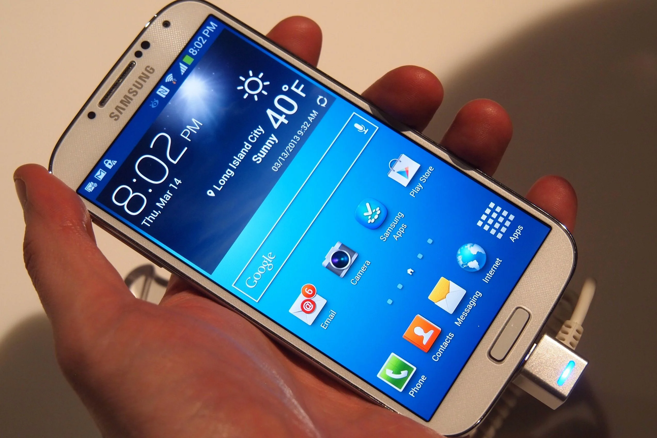 Samsung Galaxy S4: video preview di Android 5.0 Lollipop
