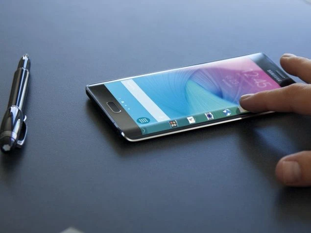 Samsung Galaxy S6 vs. S6 Edge, le 6 probabili differenze