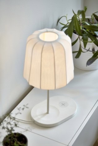 Ikea lancia lampade e scrivanie con ricarica wireless per gli smartphone Ikea lancia lampade e scrivanie con ricarica wireless per gli smartphone