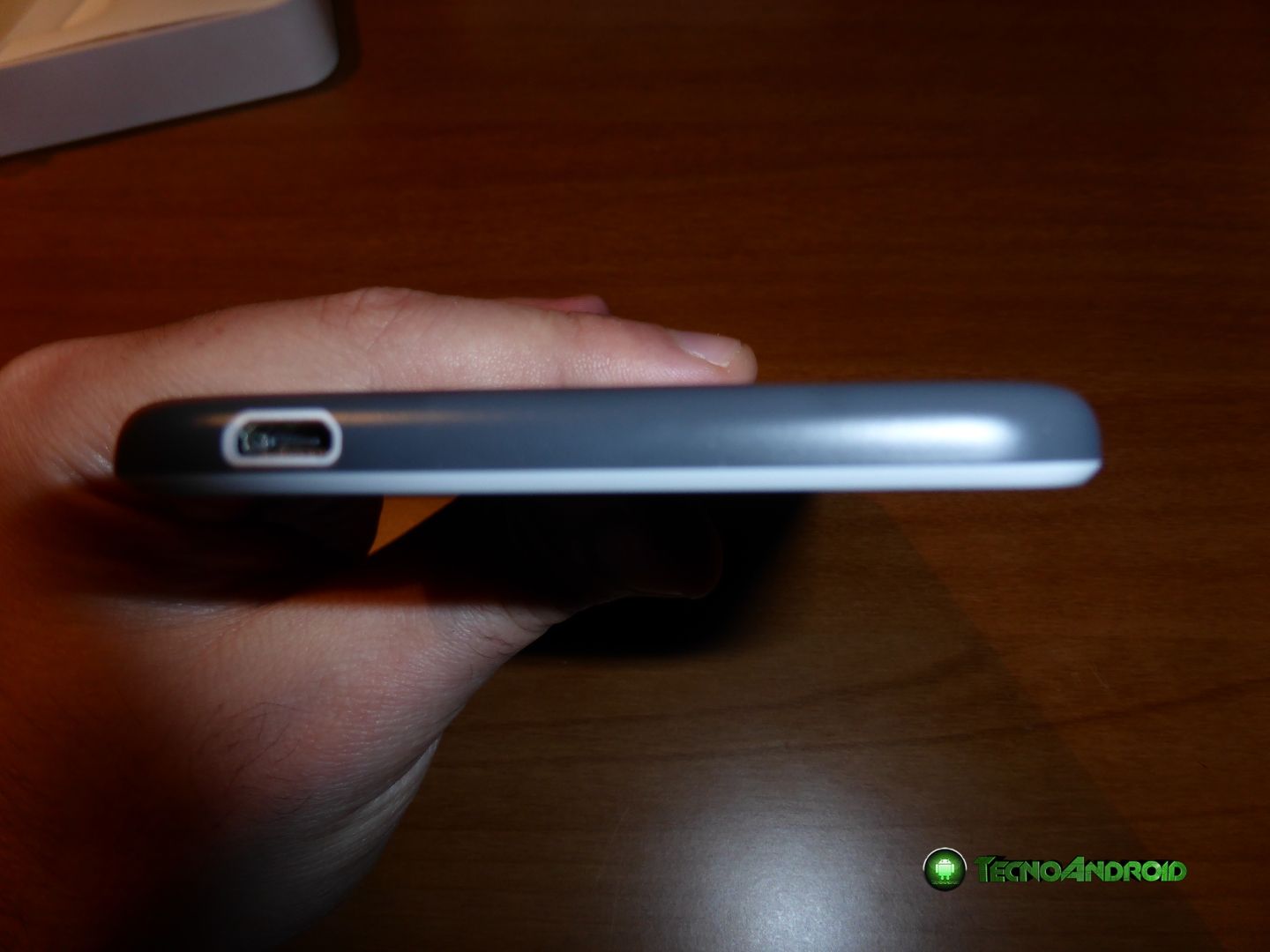 HTCDESIRE820IMG2