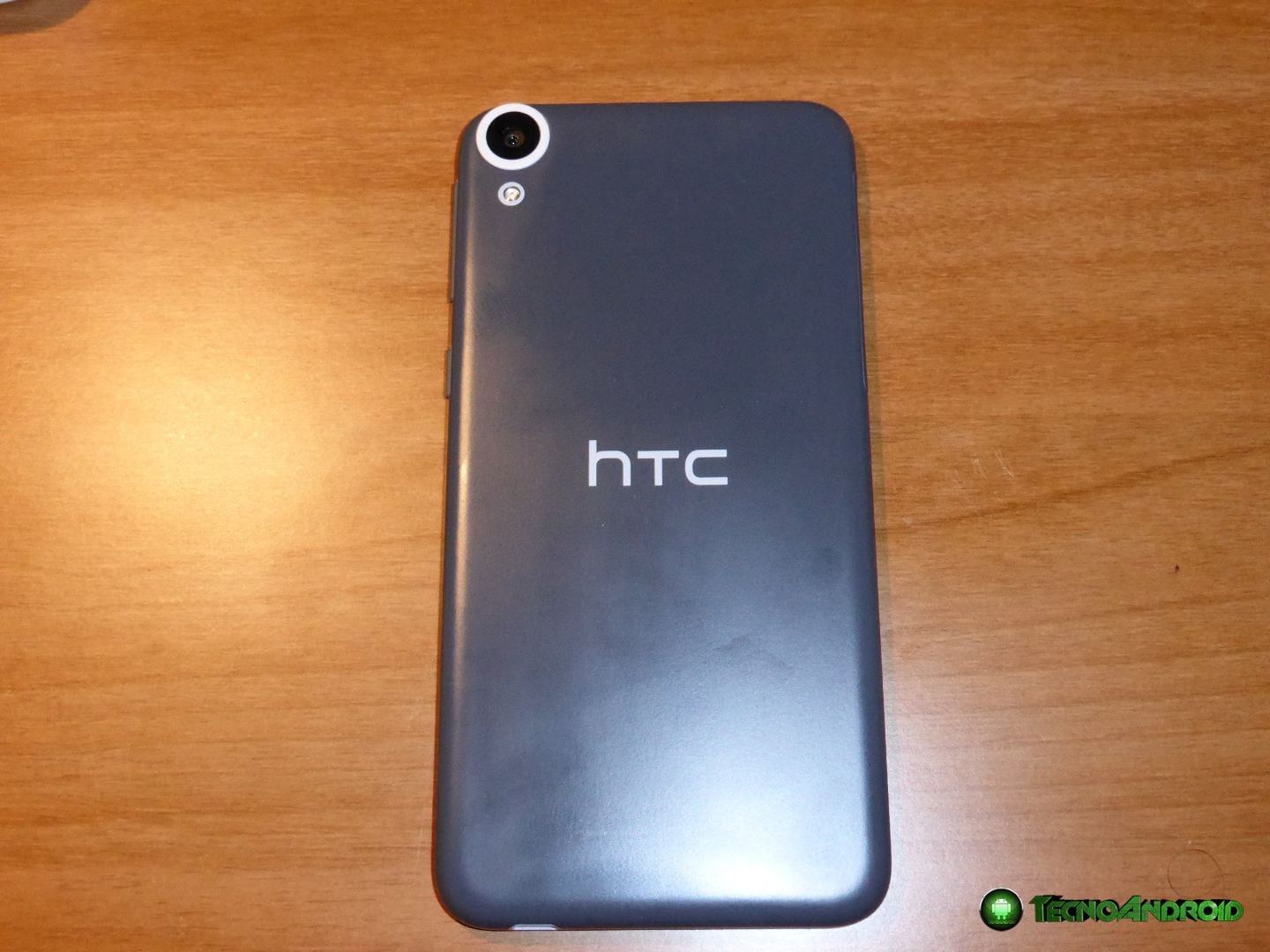 HTCDESIRE820IMG6