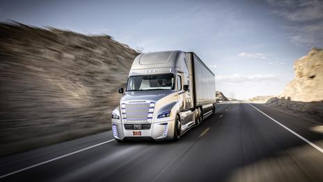 Il camion che si guida da solo camion