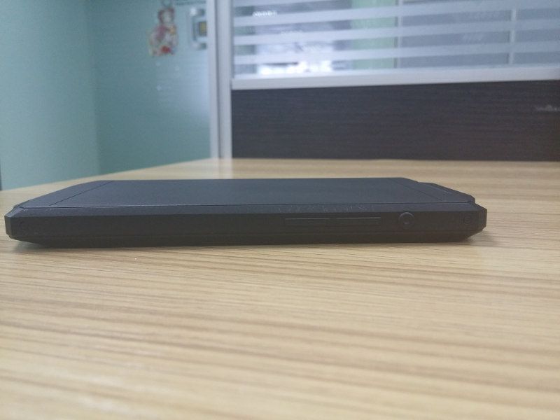 smartphone-batterie-1000-mah-prototype-maquette-oukitel