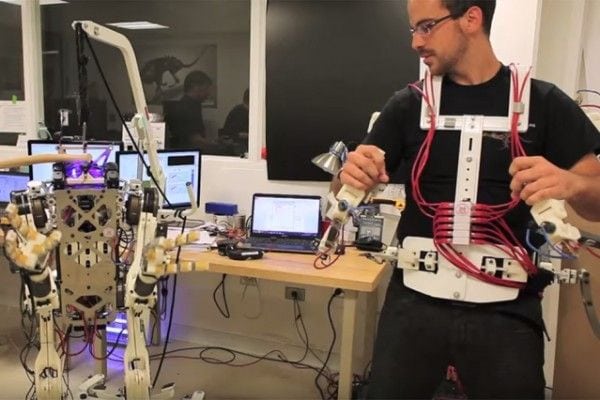 robot HERMES