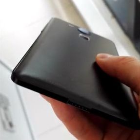 Alleged-images-of-one-of-the-two-new-Nexus-phone
