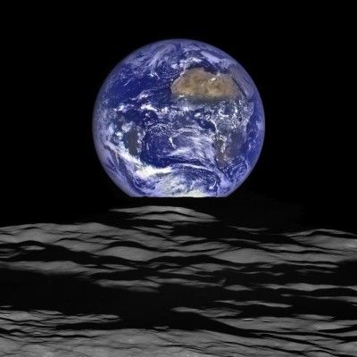 Terra sorge dalla Luna
