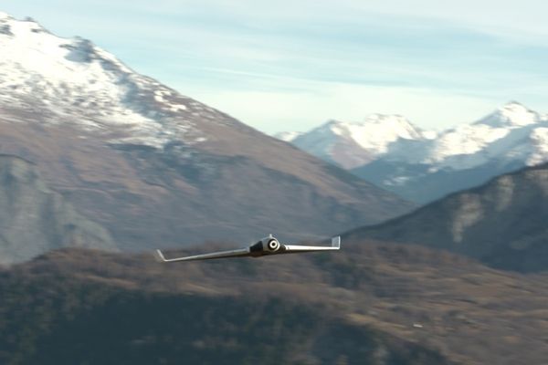 Parrot_DISCO_Drone_Lifestyle003