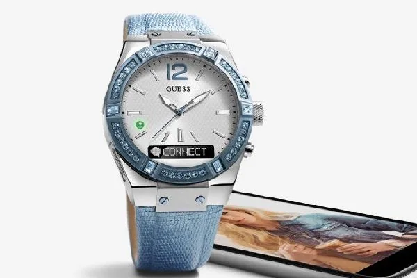 Guess Connect: il MWC diventa chic