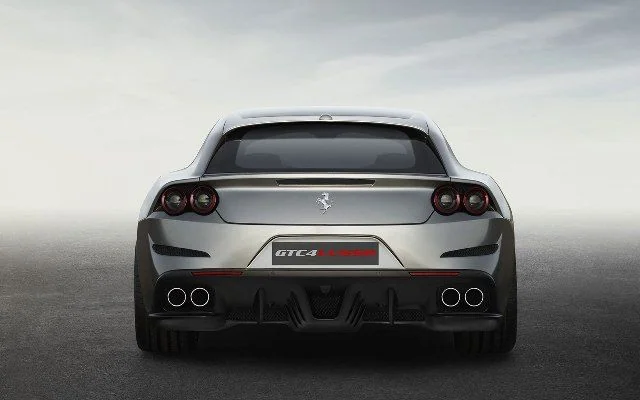Ferrari GTC4Lusso (6)
