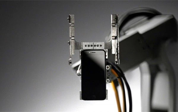 liam robot apple