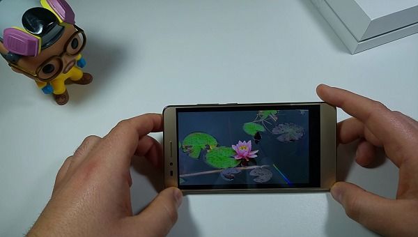 Honor 5X display