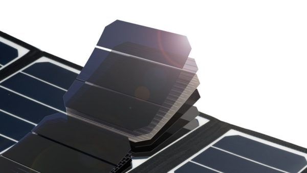 RAVPower 24W Caricabatterie Solare con 3 porte USB, la recensione (1)