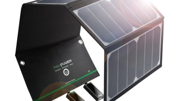 RAVPower 24W Caricabatterie Solare con 3 porte USB, la recensione (2)