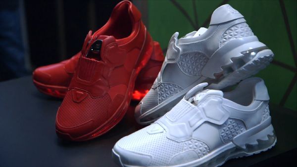 Smart_Shoes_Lenovo_1