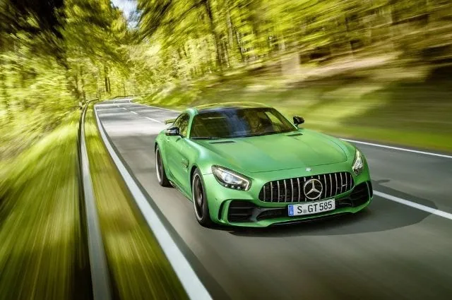 mercedes-benz-amg-gt-r_1