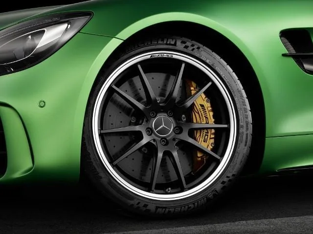 mercedes-benz-amg-gt-r_3