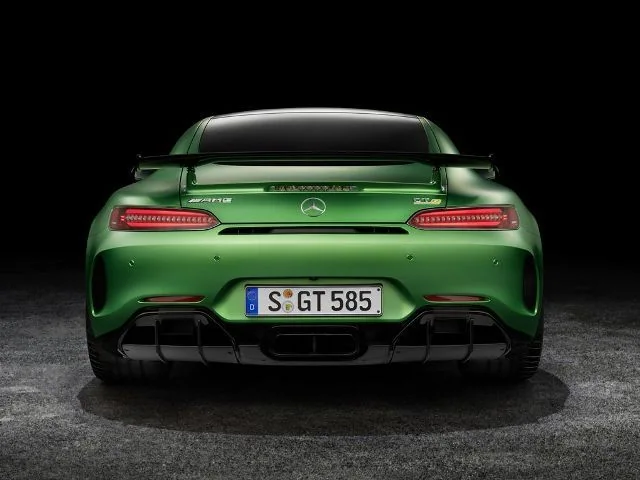 mercedes-benz-amg-gt-r_7