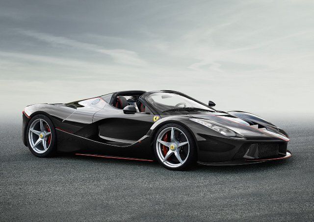 LaFerrari-Spider-appare-in-video