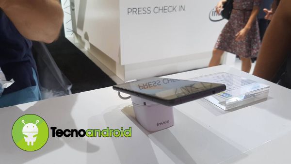 Lenovo_p2_ifa_2016_1