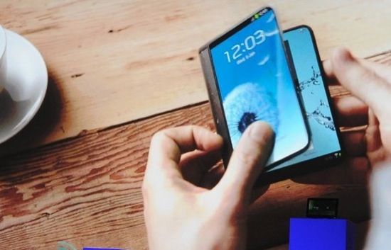 Samsung: in arrivo un tablet pieghevole con tastiera