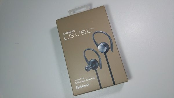Confezione Samsung Level Active