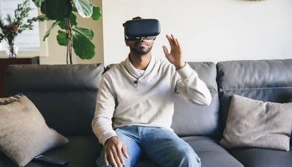 La macrofilia e la realtà virtuale