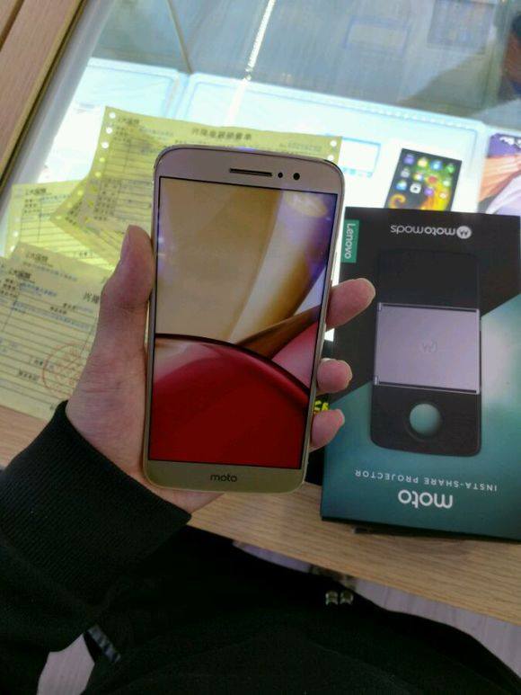 Moto-M-leaked-photo-4 Moto M