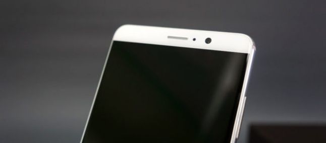 Huawei, in arrivo uno smartphone total screen