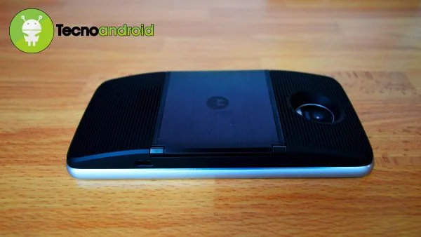 lenovo_moto_z_play_recensione_20 Moto Mods