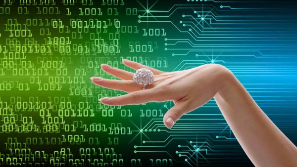 Immagazzinare ricordi su un anello di diamanti