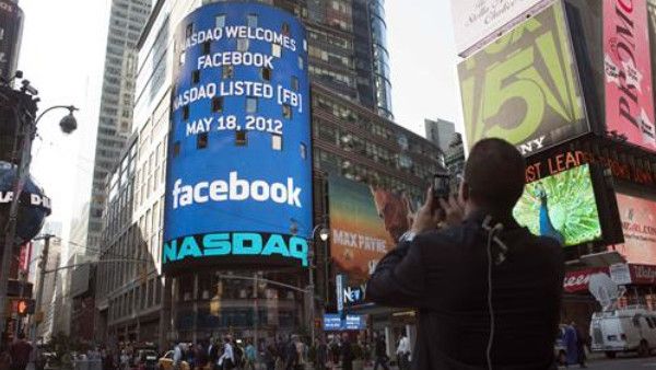 Facebook crolla in borsa