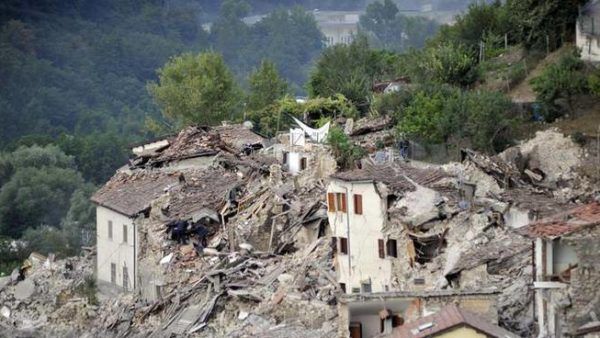 La devastazione del terremoto in un video
