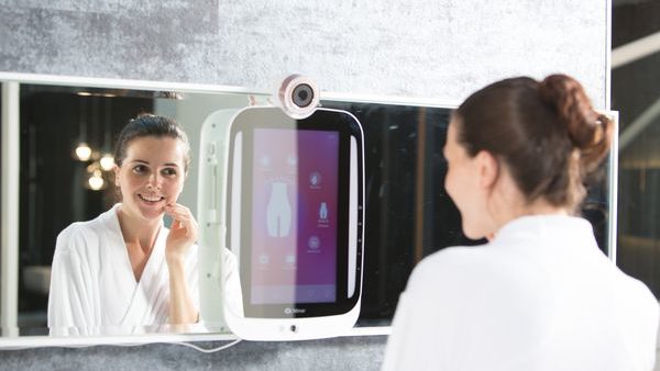 himirror specchio