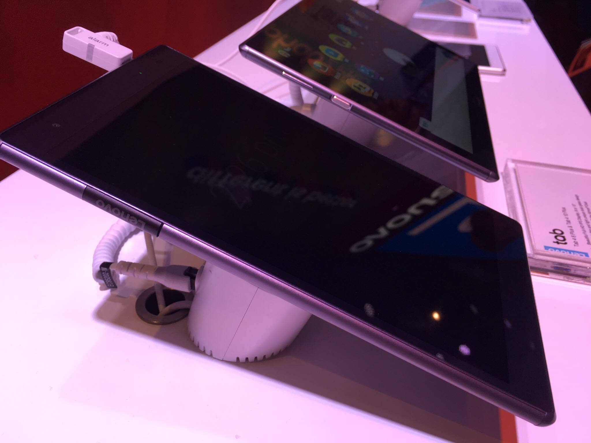 lenovo tab 4 profilo mwc
