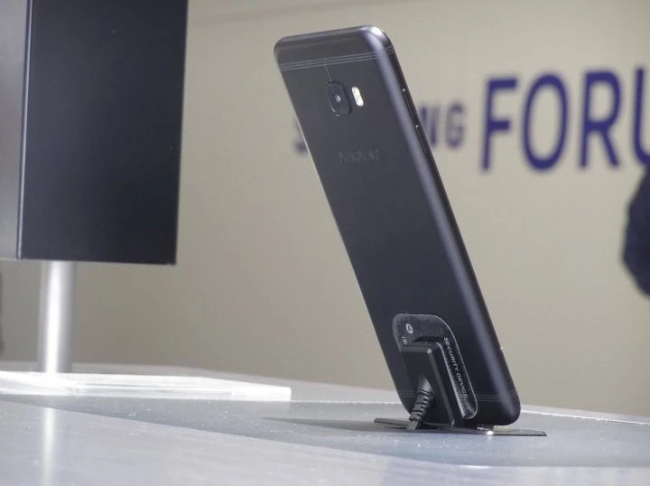 Samsung-Galaxy-C5-Pro-02-720×538 Galaxy C5 Pro si mostra in nuove immagini reali provenienti dal Samsung Forum 2017 - immagine 2