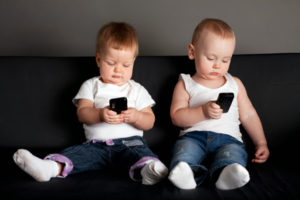 bambini-smartphone.jpg